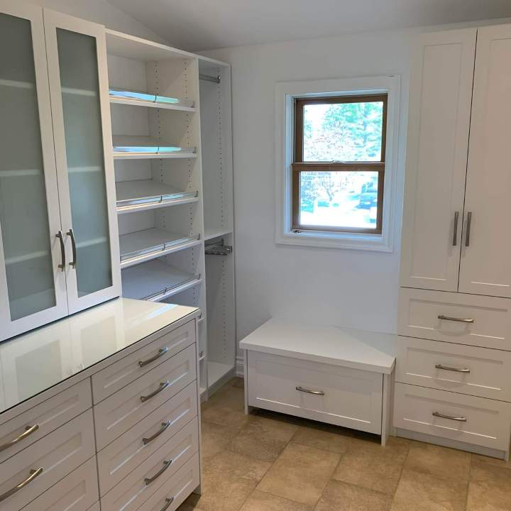 Walk-in Closet Builders Mississauga
