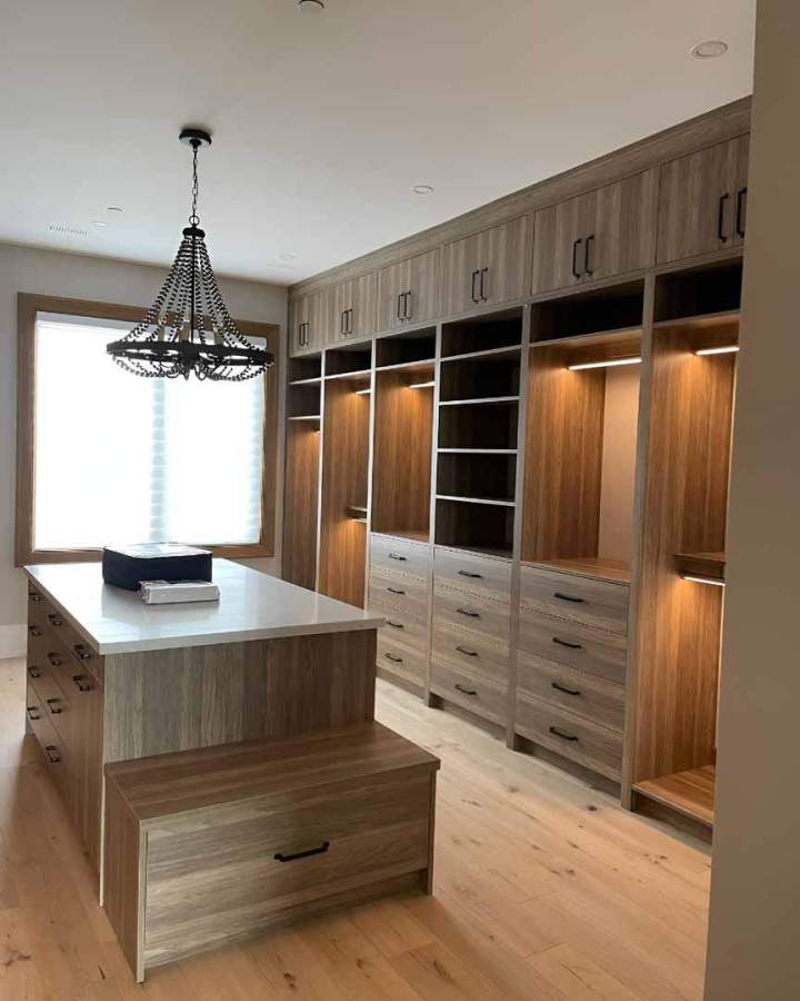 Walk-in Closet Installation Mississauga