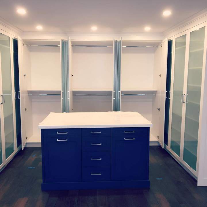 Walk-in Closet Builders Mississauga