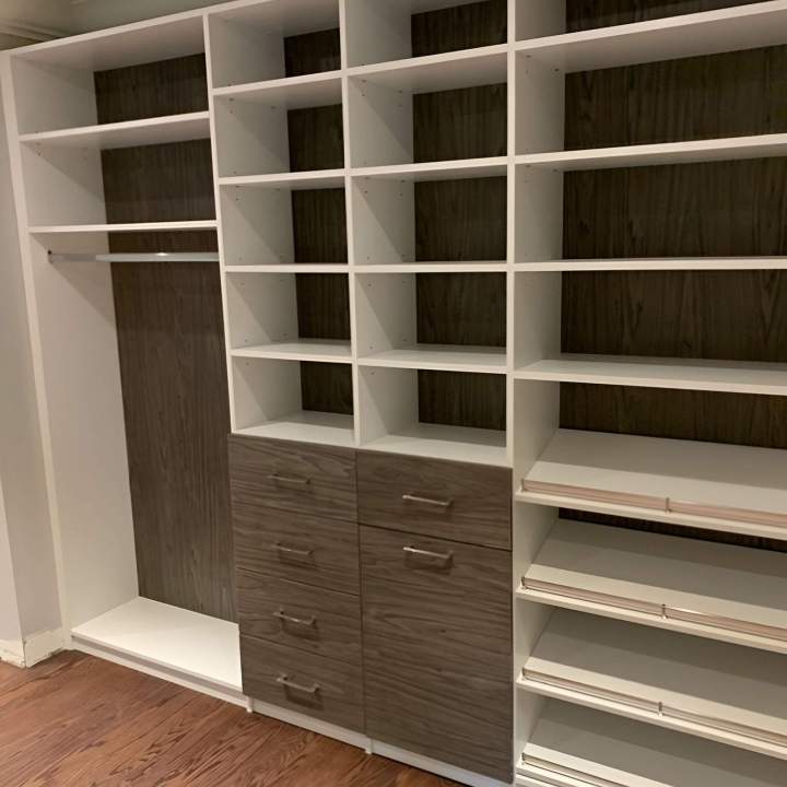 Maximize Resale Value with Architecturally Superior Walk-In Closet Systems.